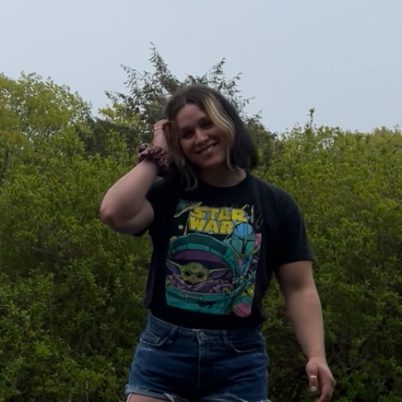 Meet your Posher, Sarah - Picture 1 of 1